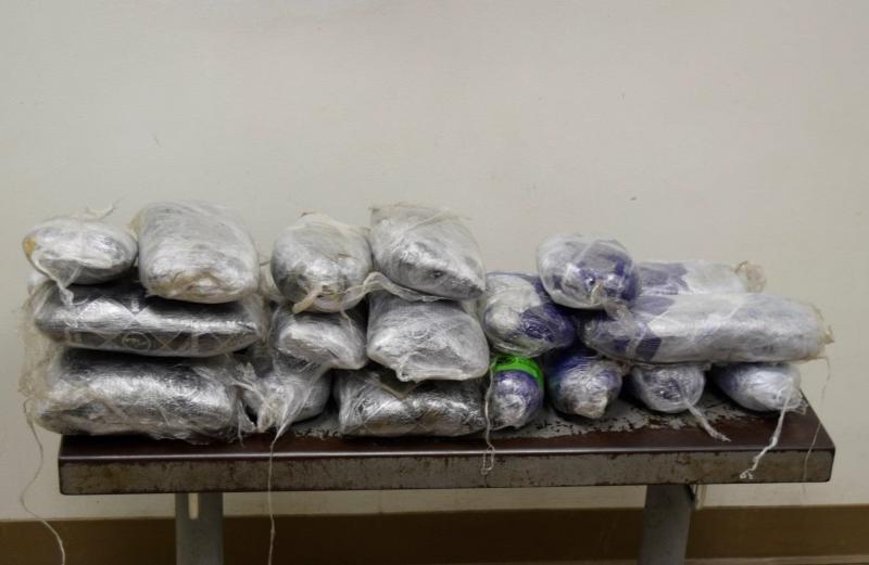 Paquetes que contienen casi 99 libras de metanfetamina decomisada por oficiales de CBP en Puerto de Brownsville