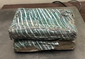 Paquetes que contienen casi cinco libras de fentanilo decomisado por oficiales de CBP en Puente Internacional de Hidalgo