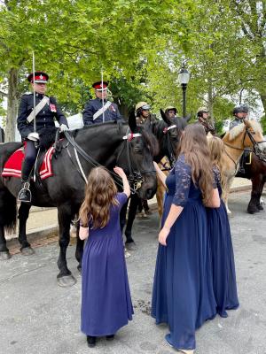 Rudd children greeting horses at the National Peace Officers’ Memorial Service