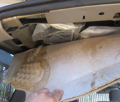 Officers removed $44,000 worth of heroin from the roof of a smuggling vehicle