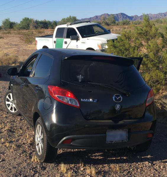 Agents stopped a vehicle that had attempted to circumvent an immigration checkpoint