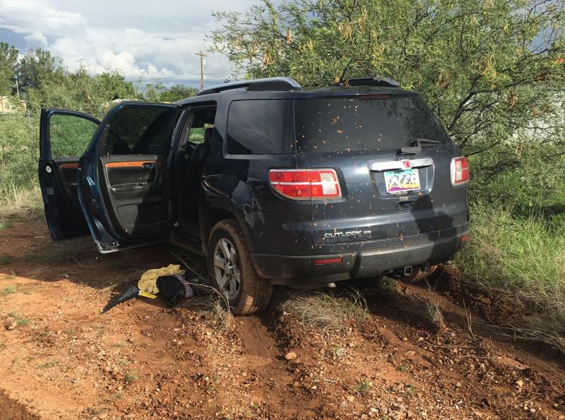 Willcox agents apprehended a smuggler and six illegal aliens who bailed out of a smuggling vehicle
