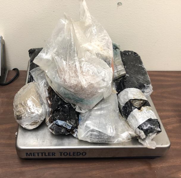 Paquetes que contienen mas que 27 libras de heroina decomisada por oficiales de CBP en Puente Internacional de Hidalgo