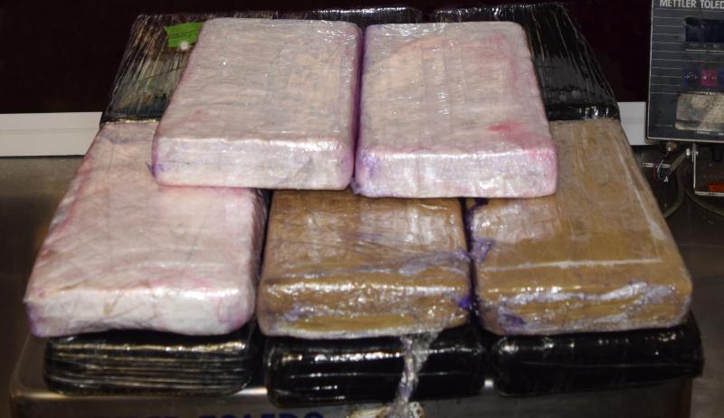 Paquetes que contienen 33.82 libras de cocaina decomisada por oficiales de CBP en Puerto de Brownsville.