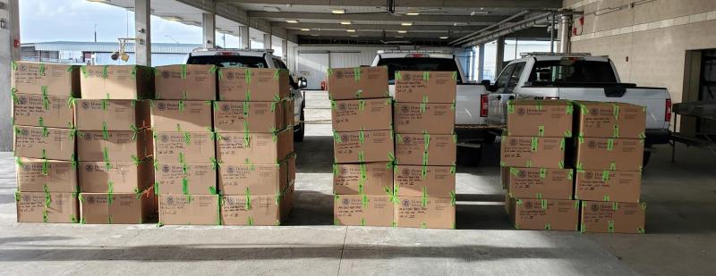 Cajas que contienen casi 1,203 libras de metanfetamina decomisada por oficiales de CBP en Puente Internacional de Pharr