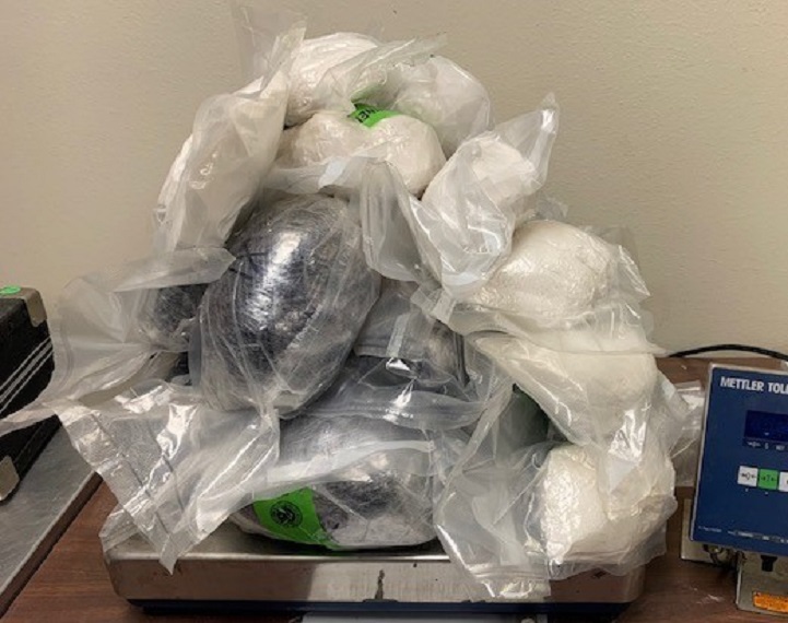 Paquetes que contienen 47 libras de metanfetamina decomisada por oficiales de CBP en Puente Internacional de Hidalgo