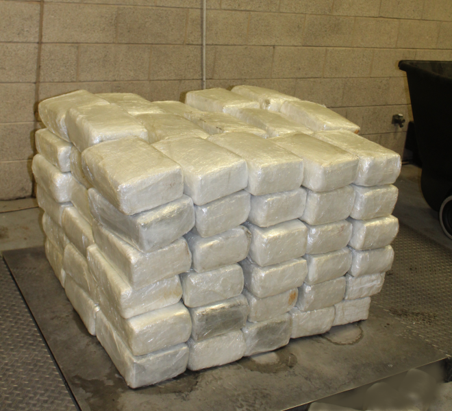 Paquetes que contienen 878 libras de marijuana decomisado por oficiales de CBP en Puente Internacional Pharr-Reynosa