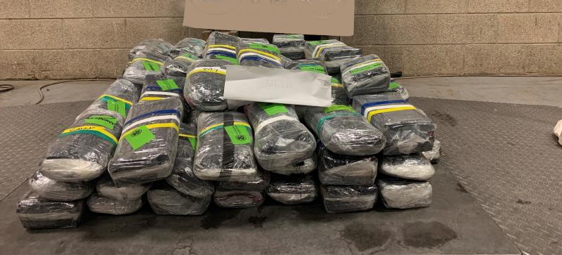 Paquetes que contienen 895 libras de metanfetamina decomisada por oficiales de CBP en Puente Internacional de Pharr-Reynosa