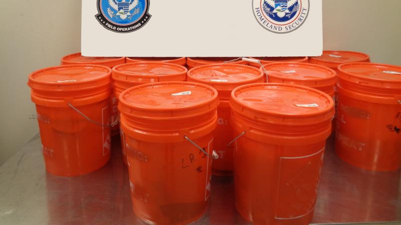 Cubetas que contienen $4.3 millones de dolares en narcoticos decomisados por oficales de CBP en Puente Internacional de Hidalgo.
