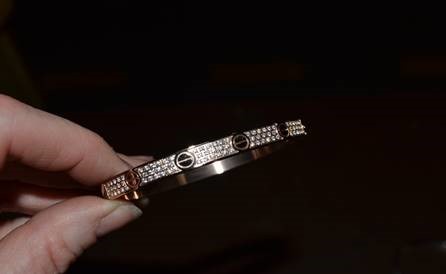 cartier love bracelet dangerous