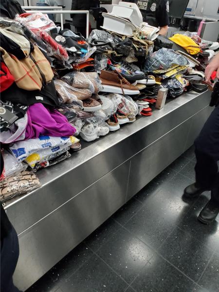 Tribeca Citizen  Seen & Heard: Counterfeit-Bag Vendors Remain Unchecked