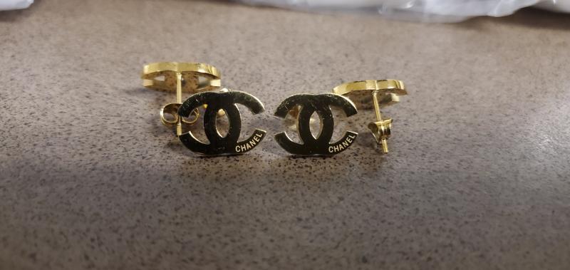photograph of counterfeit jewelry